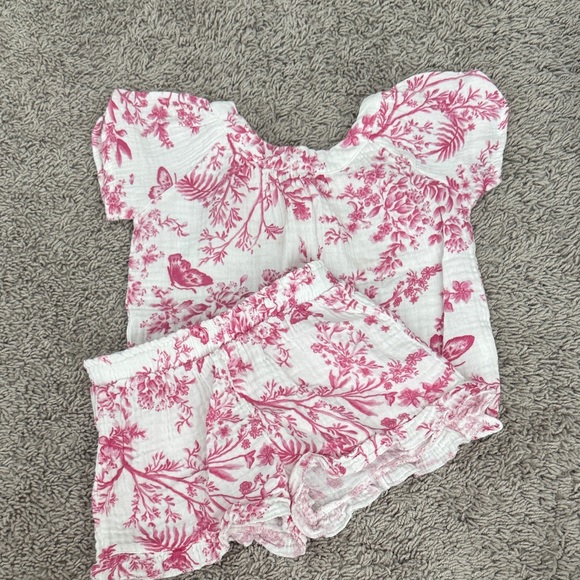 Floral Pink and White Baby Outfit - Picture 1 of 3